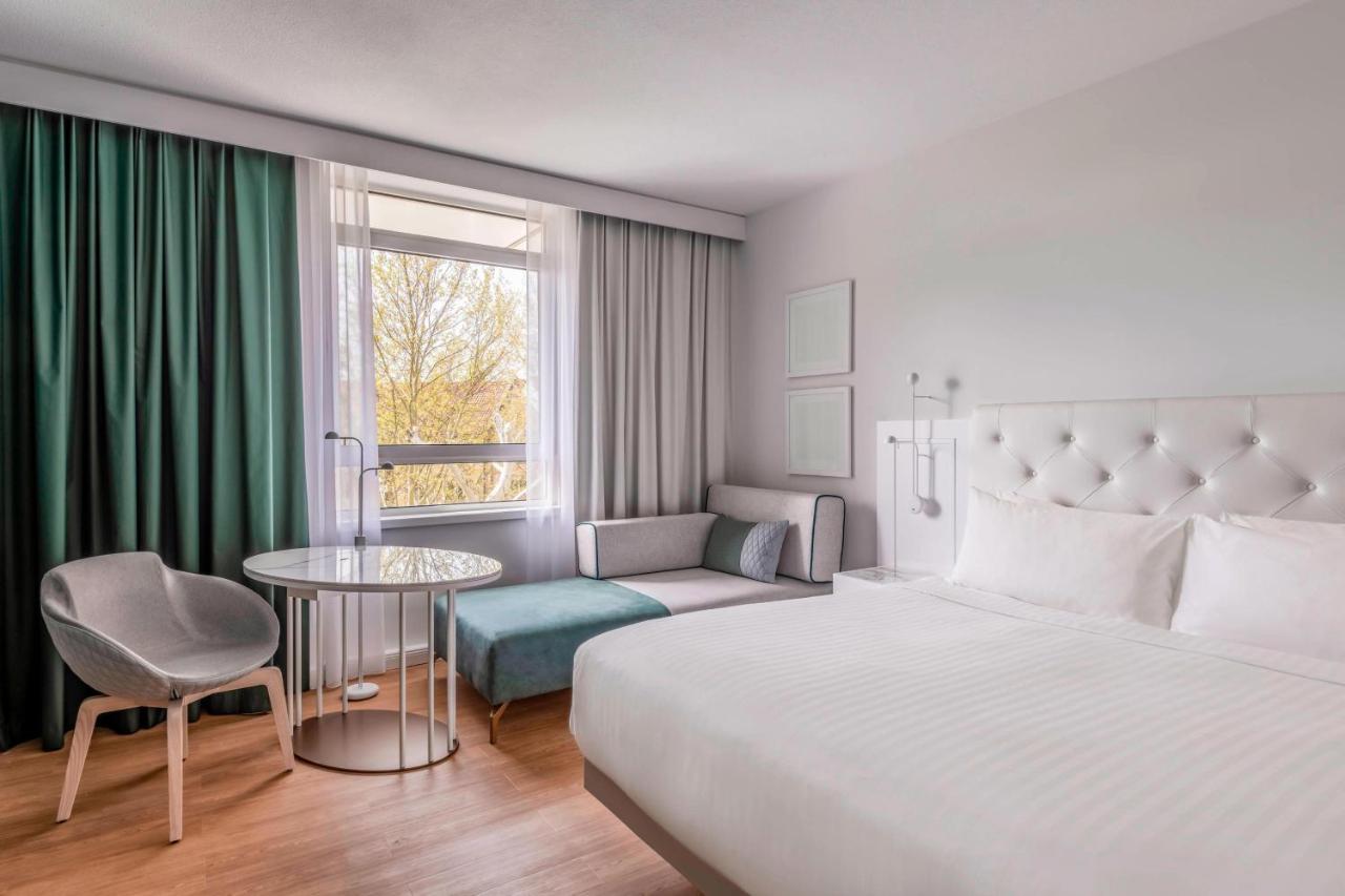 Deluxe Room King,1633677796:JPEG