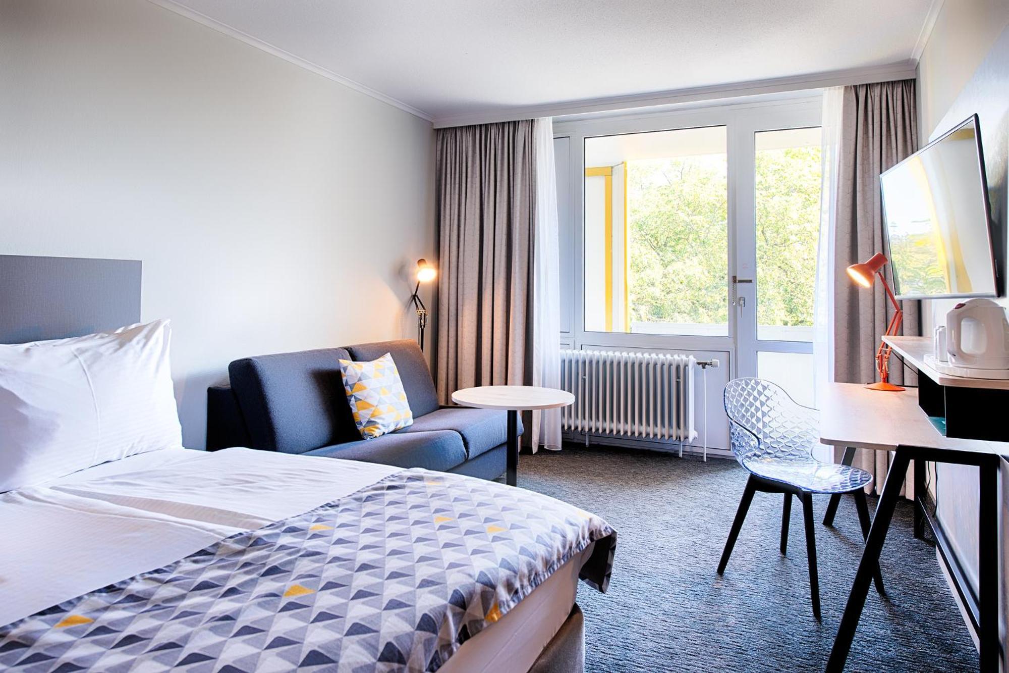 Standard Queen Room with Sofa Bed and Balcony,1435838629:JPEG