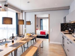 Three-Bedroom Apartment kitchenette,1722172259:JPEG