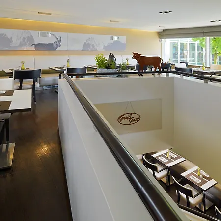 Four Points By Sheraton Munich Arabellapark-3